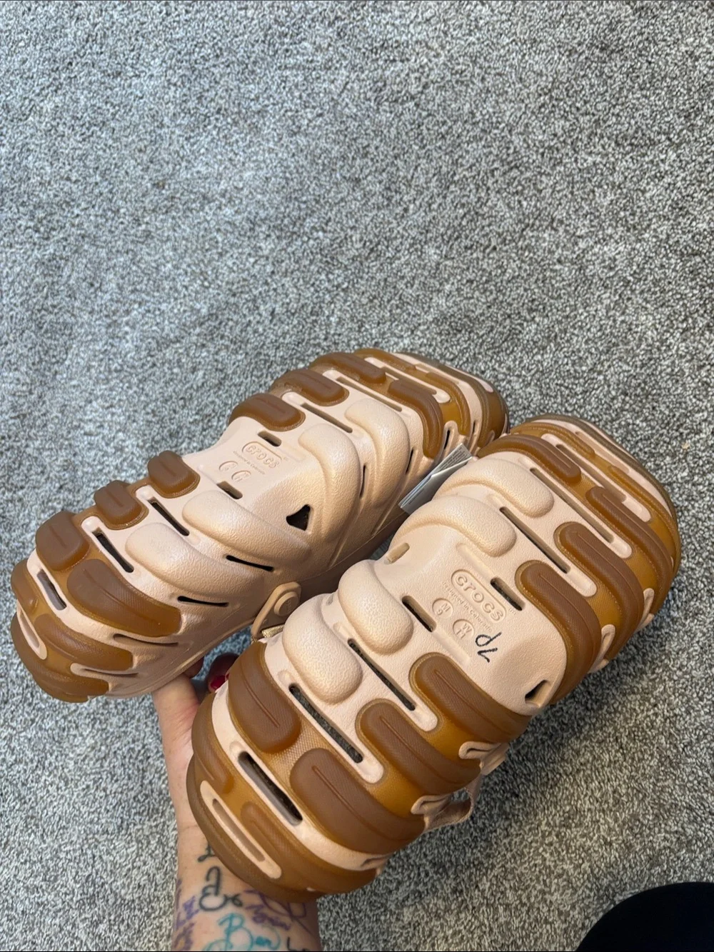 NWT Crocs Echo Gum Ro Clog